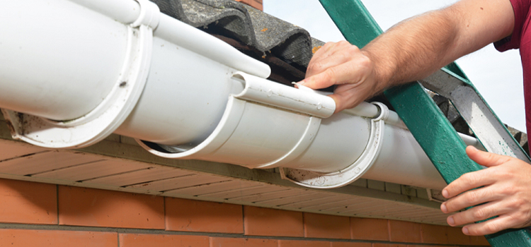 Gutter Repair in Bolingbrook, IL: Protect Your Home From Water Damage